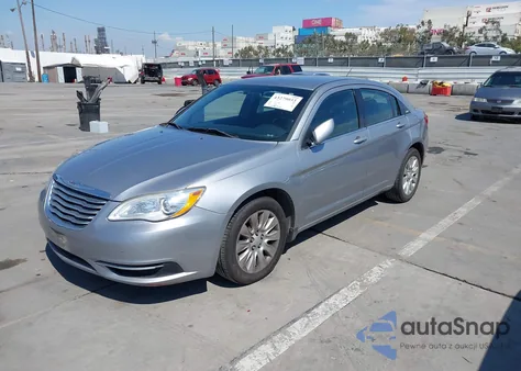 2014 Chrysler 200 Lx z USA, uszkodzony, nr VIN 1C3CCBAB0EN212024